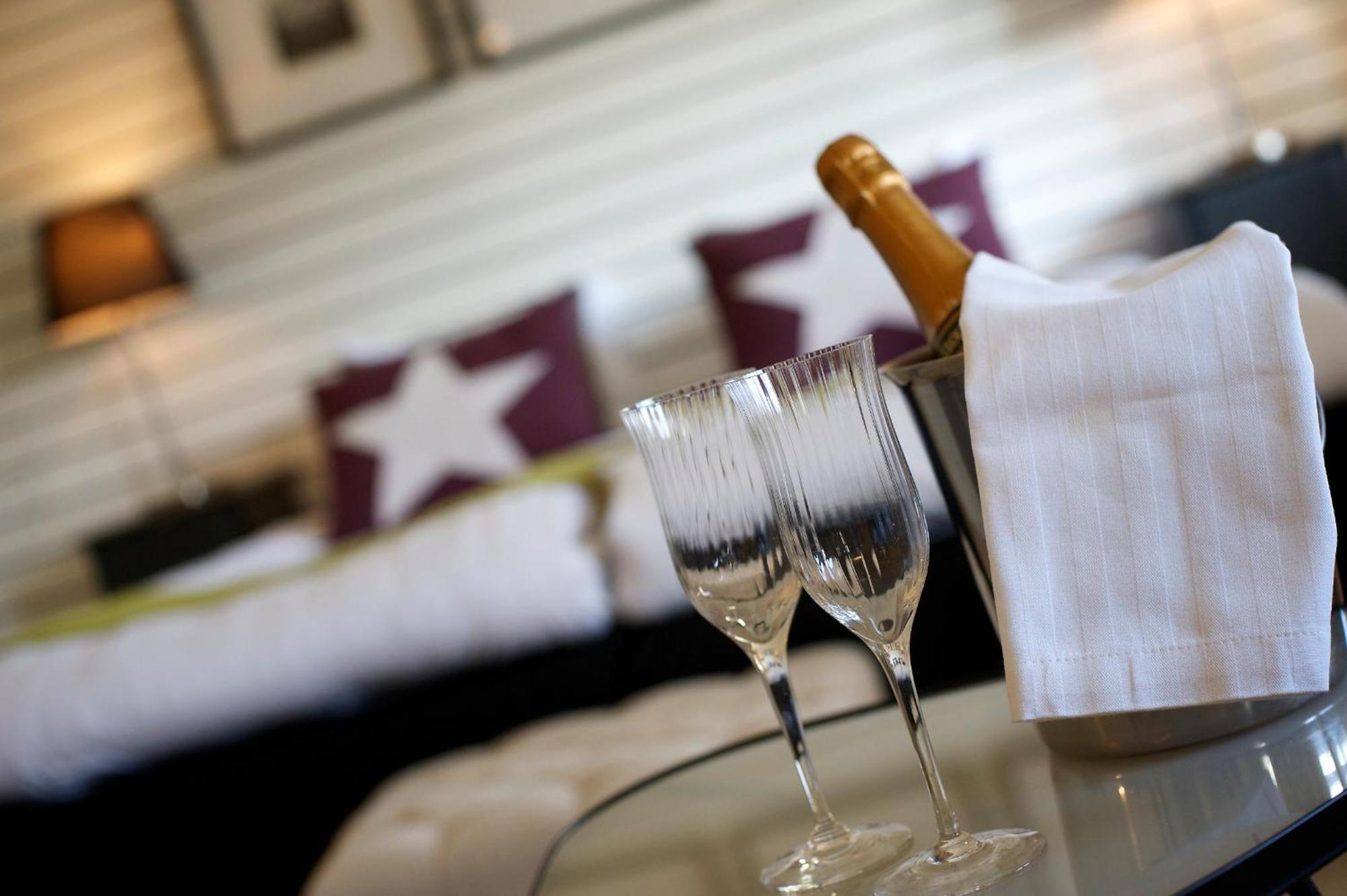 Hotell Tinget Sala Dış mekan fotoğraf