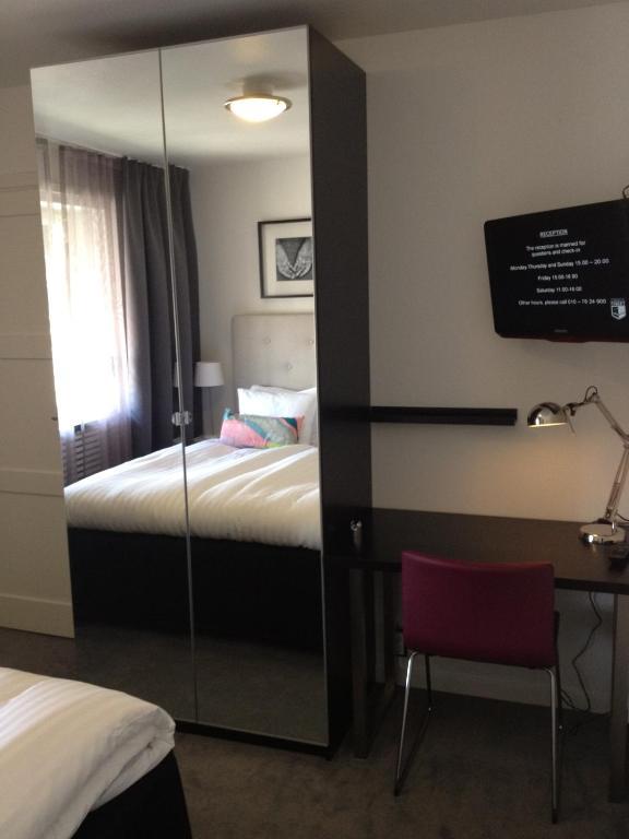 Hotell Tinget Sala Oda fotoğraf